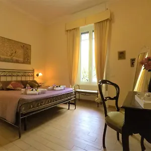 Tucci's Panzió