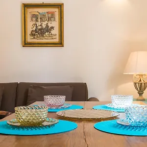 Prestigious Via Barberini Apartment