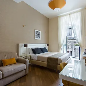Novanova 2*, Nápoly Olaszország
