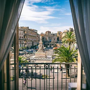 Fanny 2*, Catania-Fontanarossai nemzetközi repülőtér Olaszország