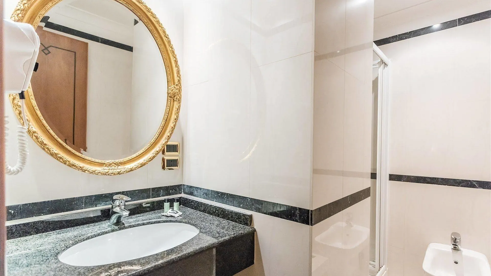 Raeli Hotel Regio Rome